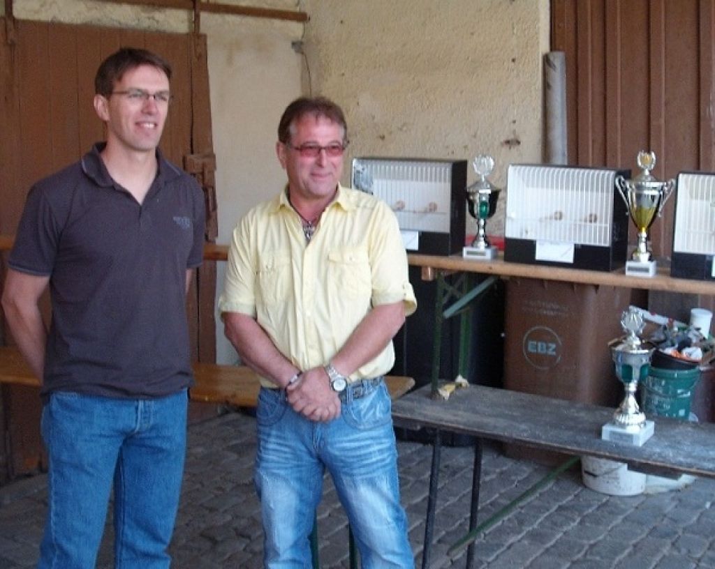 16. Zuechtertreffen mit Jungvogel und Babyschau 019.JPG